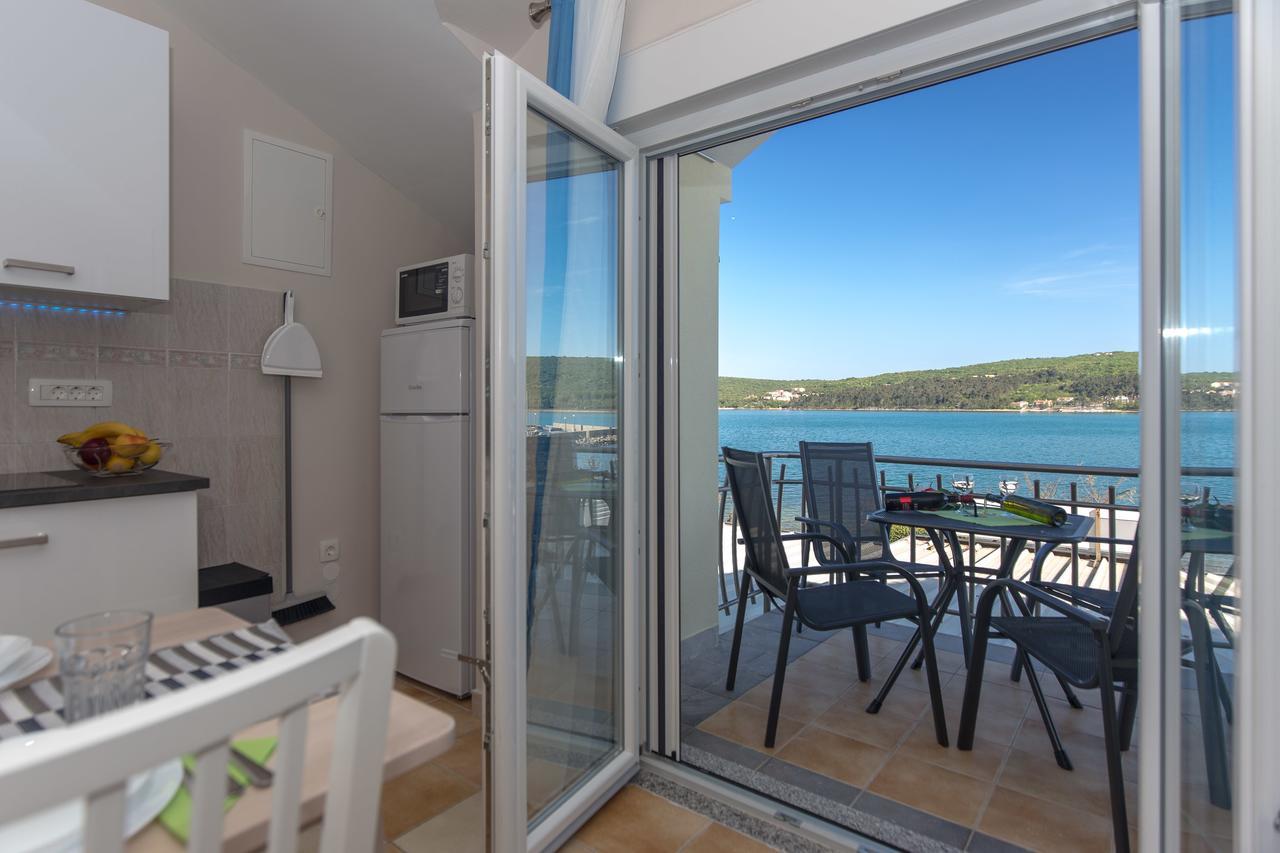 Apartments Tamaris Čižići エクステリア 写真