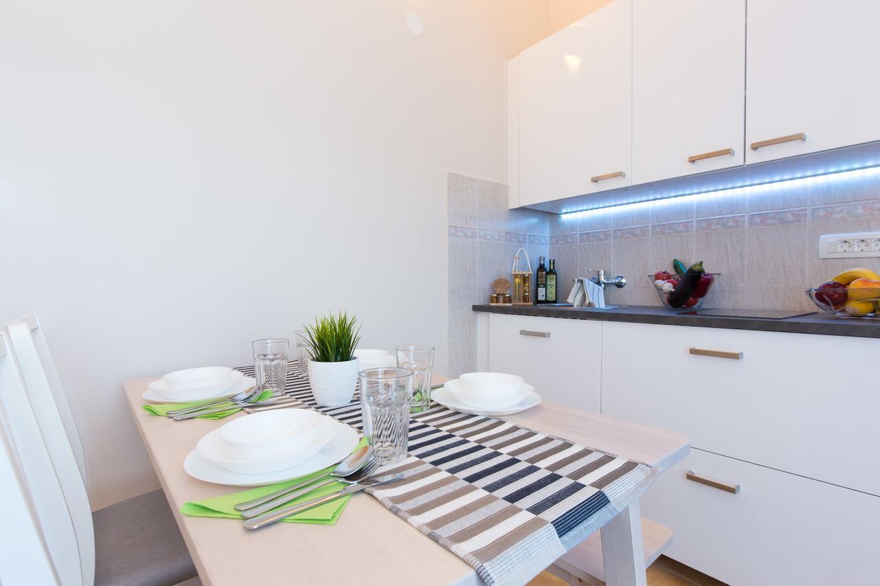 Apartments Tamaris Čižići エクステリア 写真