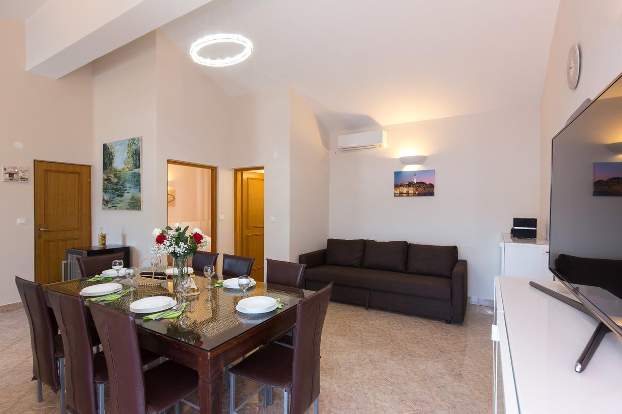 Apartments Tamaris Čižići エクステリア 写真